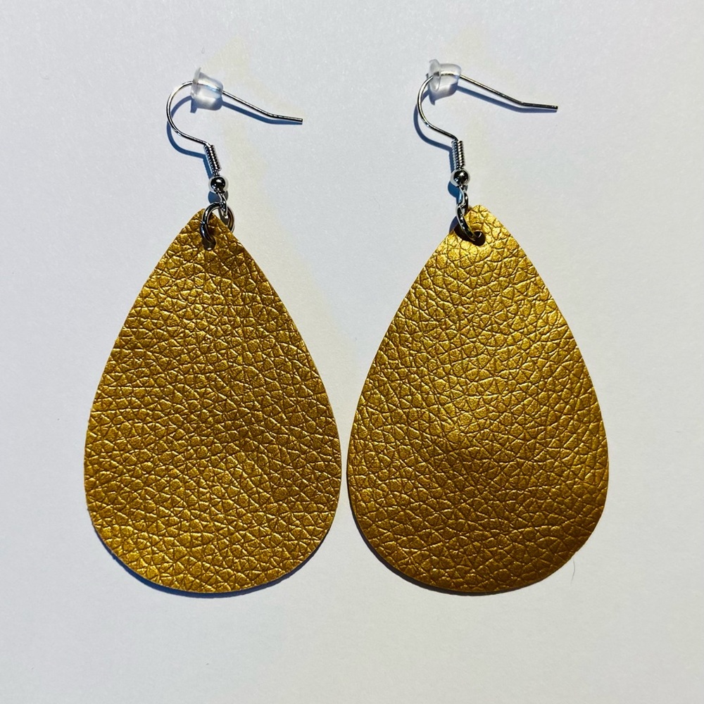 3 for $12 🎉 Faux Leather Teardrop Dangle Earrings